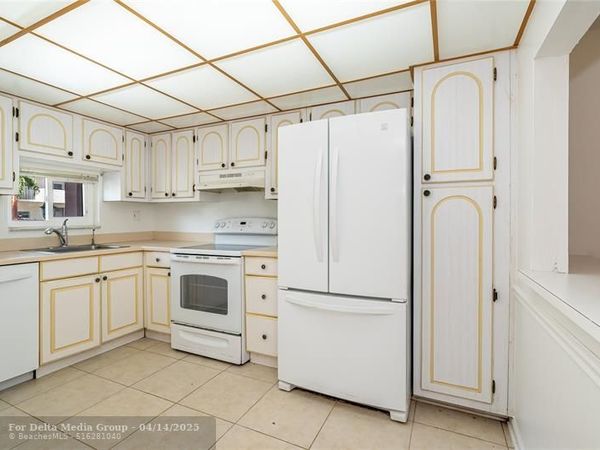 8960 S Hollybrook Boulevard, Unit 103, Pembroke Pines, FL 33025
