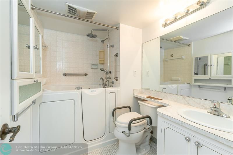 8960 S Hollybrook Boulevard, Unit 103, Pembroke Pines, FL 33025 Photo