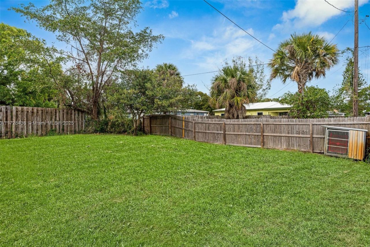 1448 W 32nd St, Riviera Beach, FL 33404 Photo