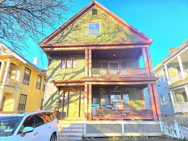 15 Kenyon Court, Utica, NY 13501