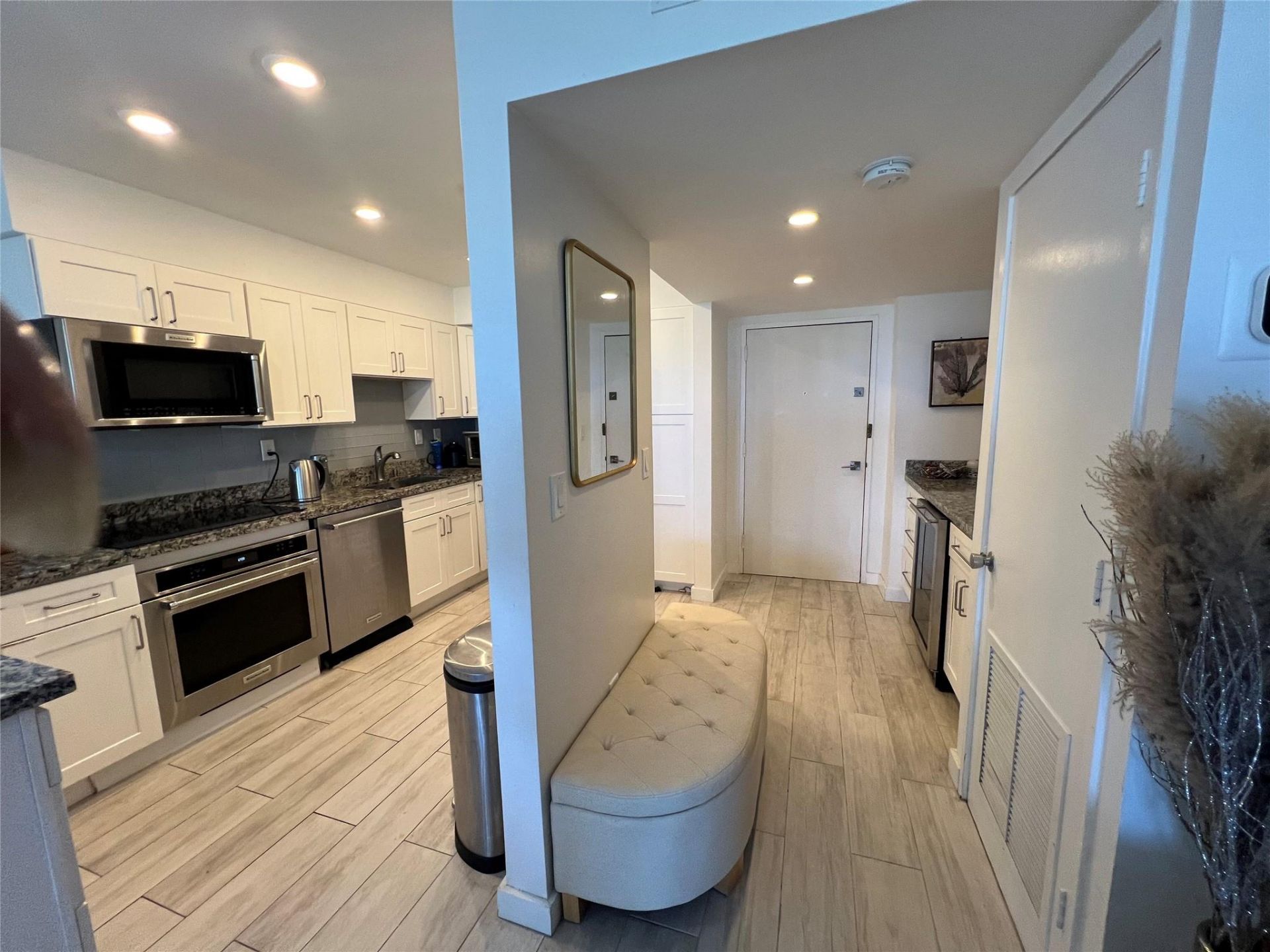 3731 N Country Club Dr, Unit 529, Aventura, FL 33180 Photo