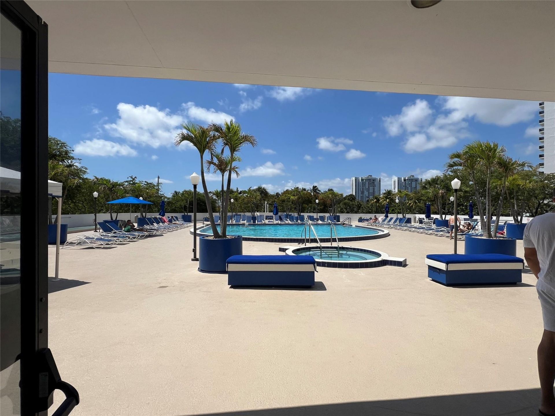 3731 N Country Club Drive, Unit 529, Aventura, FL 33180 Photo