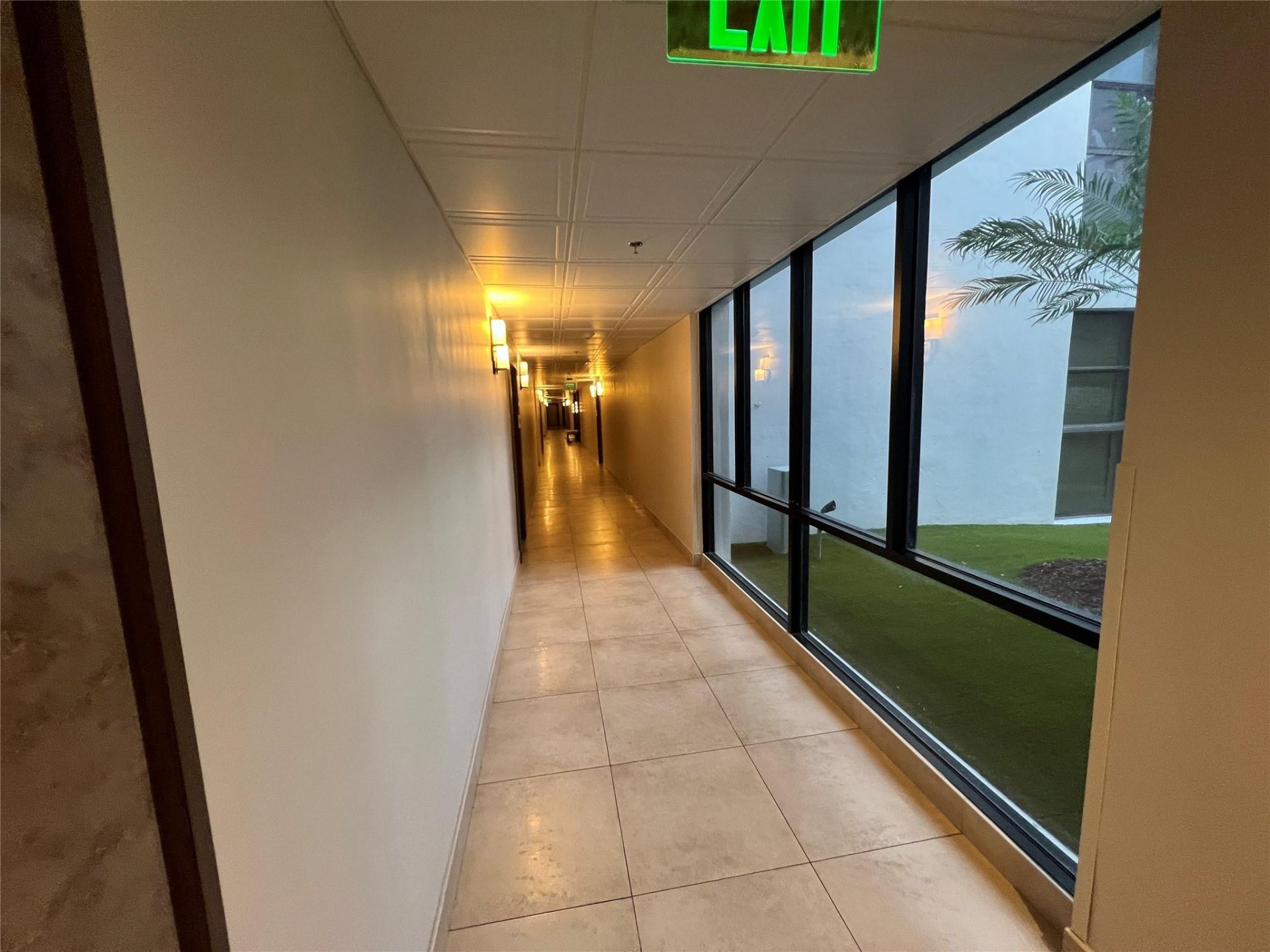 3731 N Country Club Drive, Unit 529, Aventura, FL 33180 Photo