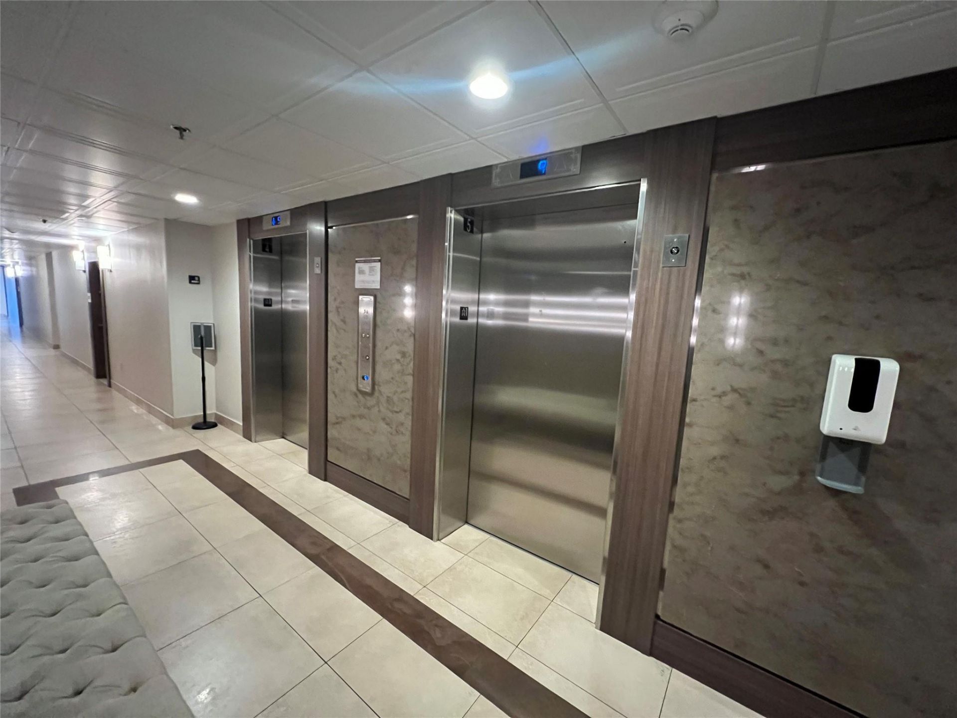 3731 N Country Club Drive, Unit 529, Aventura, FL 33180 Photo
