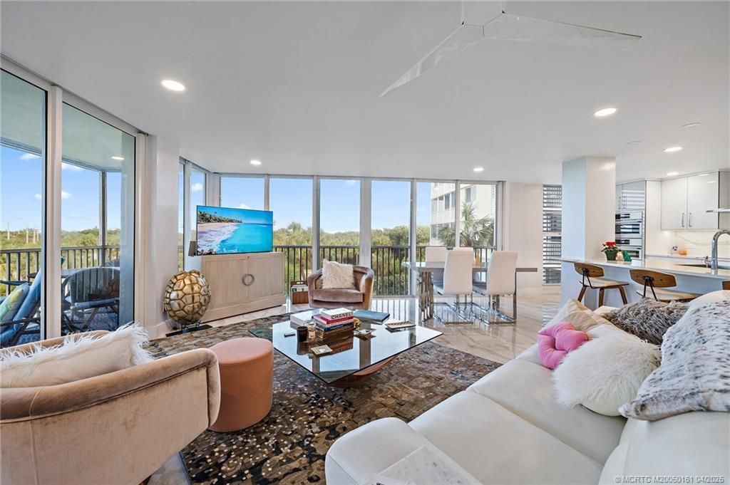 669 NE Plantation Road, Unit 201, Stuart, FL 34996 Photo