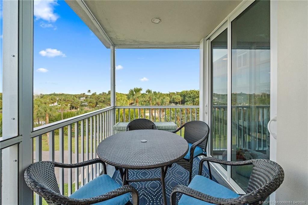 669 NE Plantation Road, Unit 201, Stuart, FL 34996 Photo