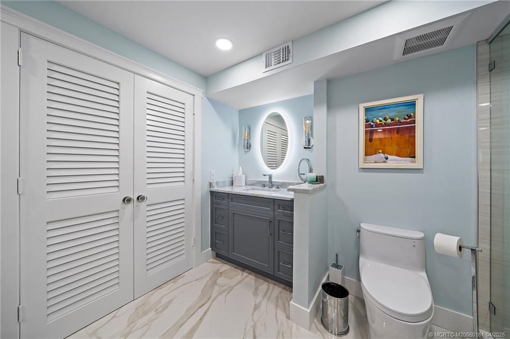 669 NE Plantation Road, Unit 201, Stuart, FL 34996 Photo