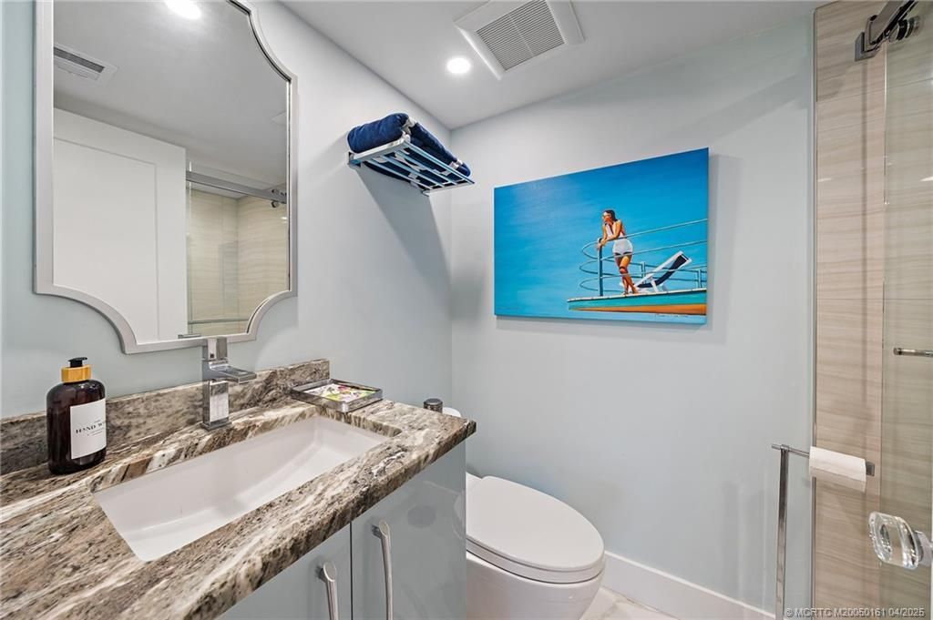 669 NE Plantation Road, Unit 201, Stuart, FL 34996 Photo