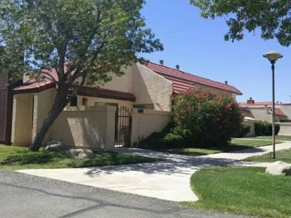 2114 El Domingo Circle, Unit 8, Lancaster, CA 93536