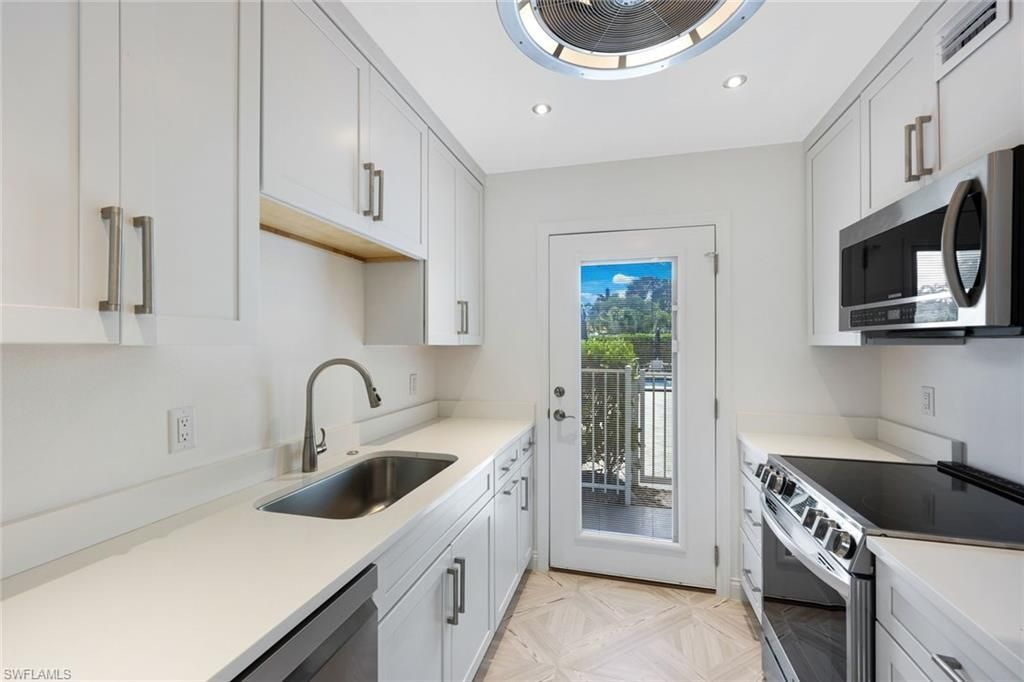 212 Banyan Blvd, Unit 212, Naples, FL 34102 Photo