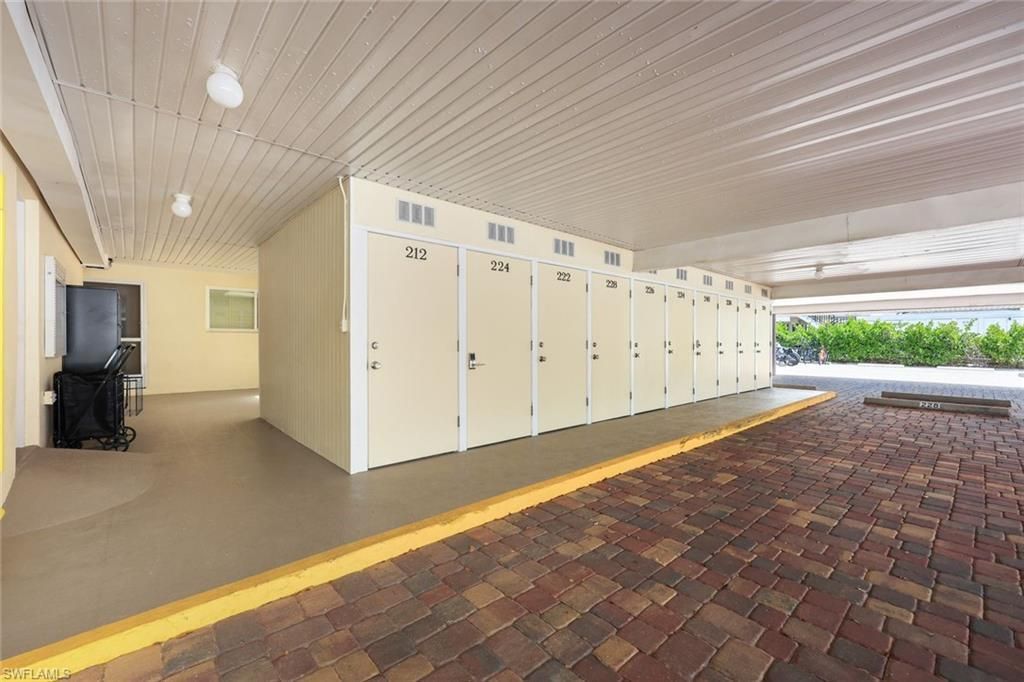 212 Banyan Blvd, Unit 212, Naples, FL 34102 Photo