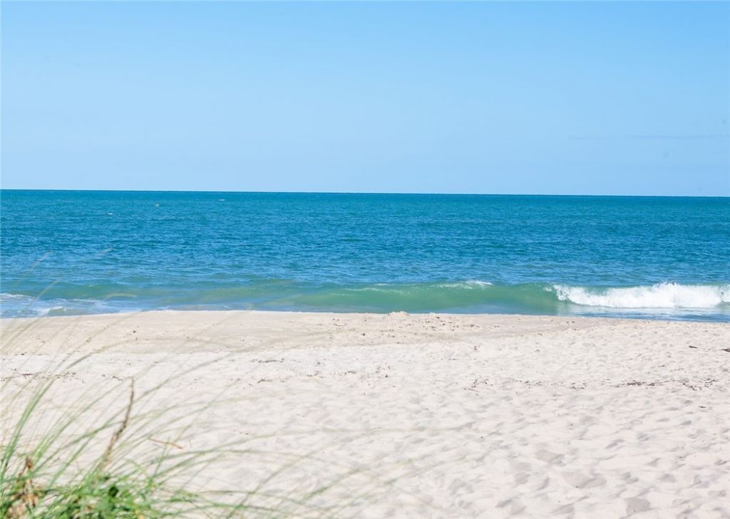 213 Spinnaker Drive, Vero Beach, FL 32963 Photo
