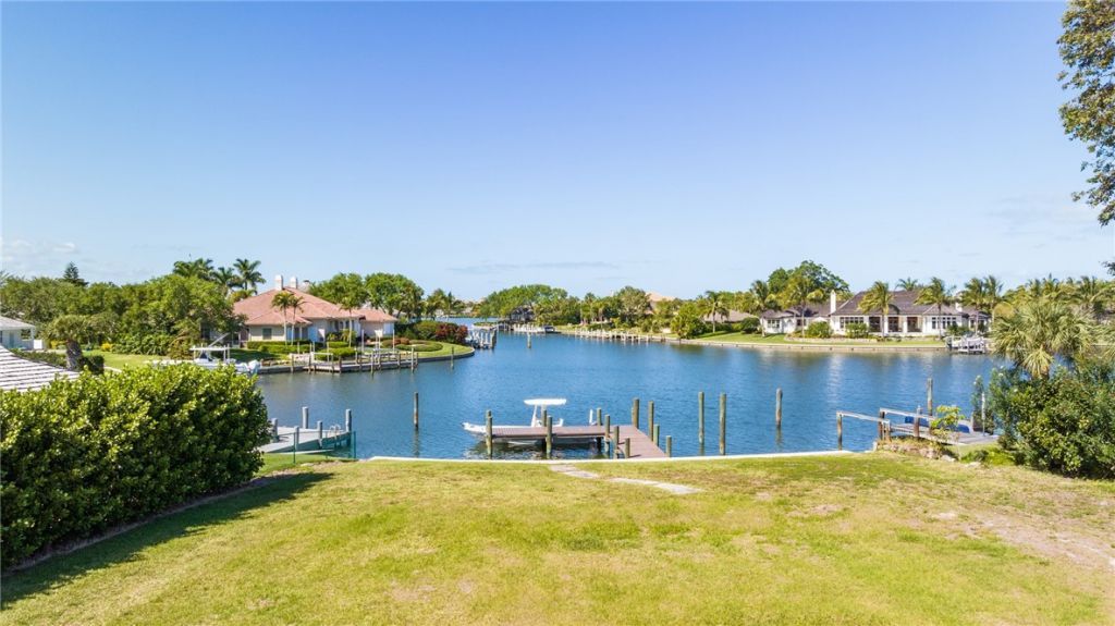 213 Spinnaker Drive, Vero Beach, FL 32963 Photo