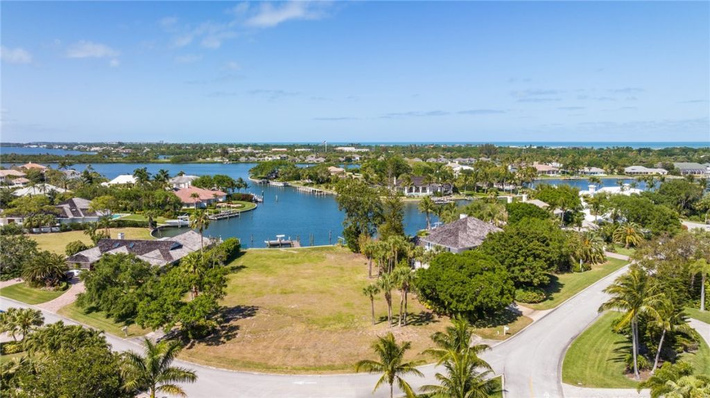213 Spinnaker Drive, Vero Beach, FL 32963 Photo