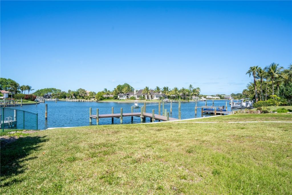 213 Spinnaker Drive, Vero Beach, FL 32963 Photo