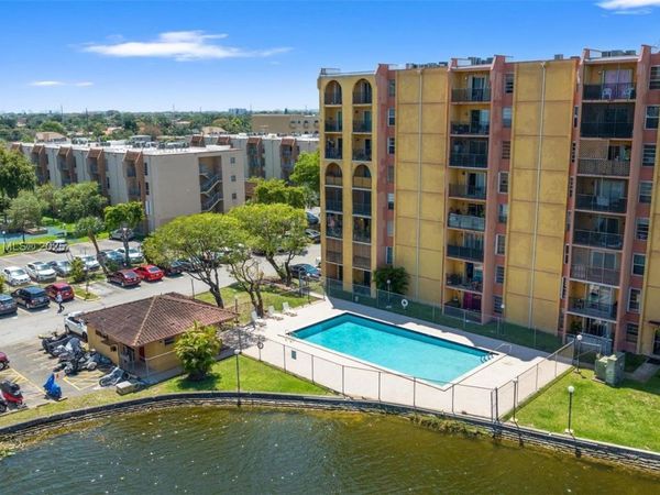 4719 NW 7th St, Unit 304-11, Miami, FL 33126