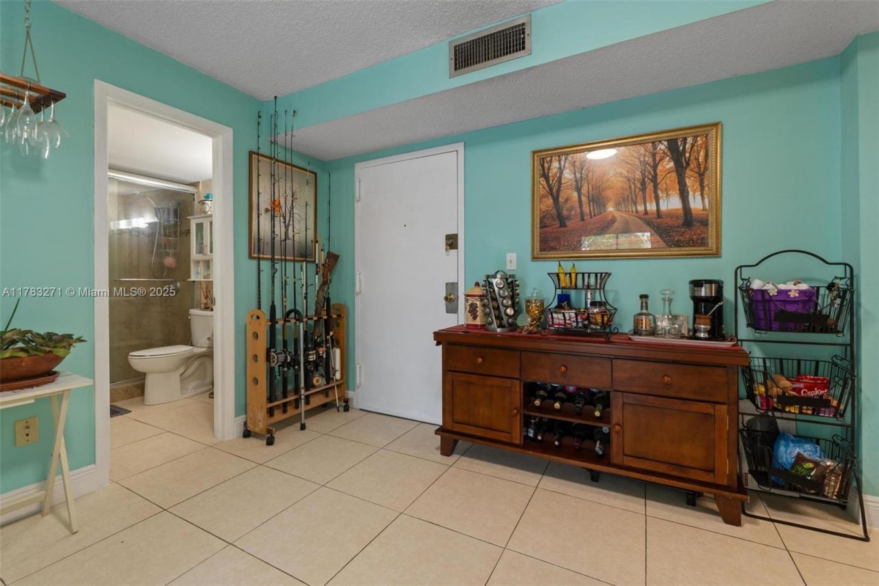 4719 NW 7th St, Unit 304-11, Miami, FL 33126 Photo