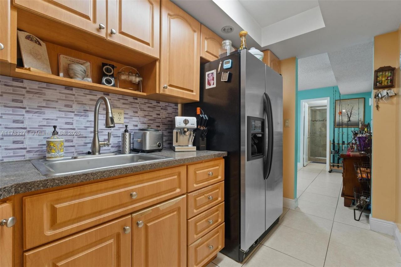 4719 NW 7th St, Unit 304-11, Miami, FL 33126 Photo