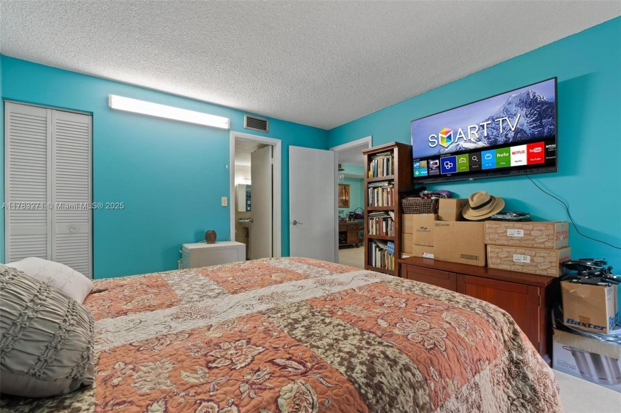 4719 NW 7th St, Unit 304-11, Miami, FL 33126 Photo