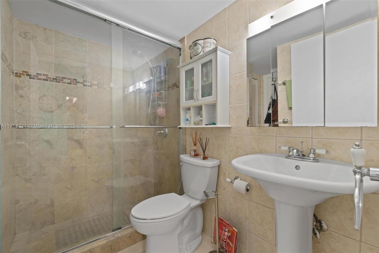 4719 NW 7th St, Unit 304-11, Miami, FL 33126 Photo