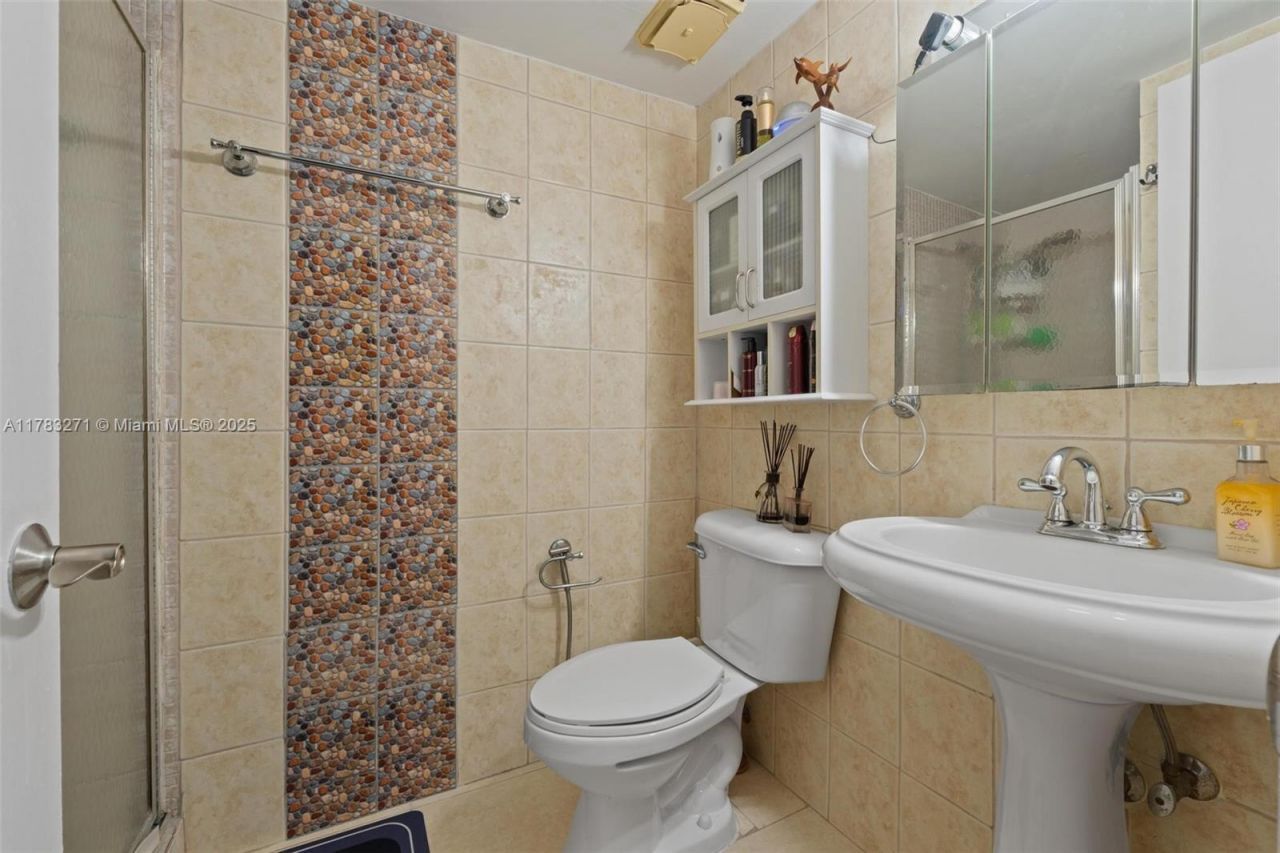 4719 NW 7th St, Unit 304-11, Miami, FL 33126 Photo