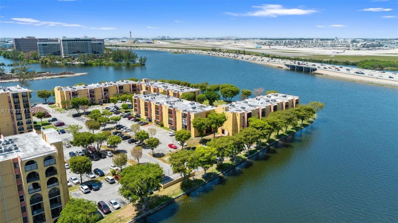 4719 NW 7th St, Unit 304-11, Miami, FL 33126 Photo