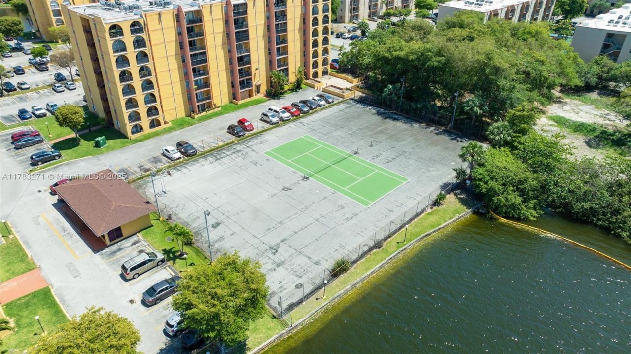 4719 NW 7th St, Unit 304-11, Miami, FL 33126 Photo