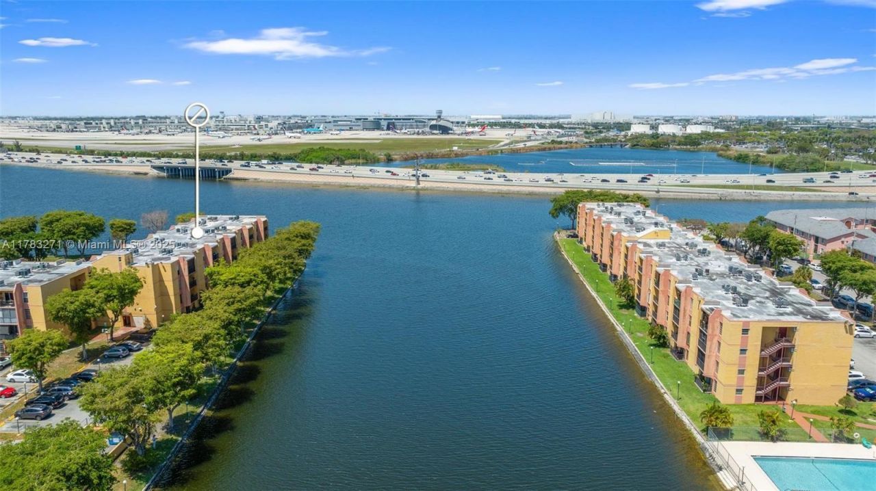 4719 NW 7th St, Unit 304-11, Miami, FL 33126 Photo