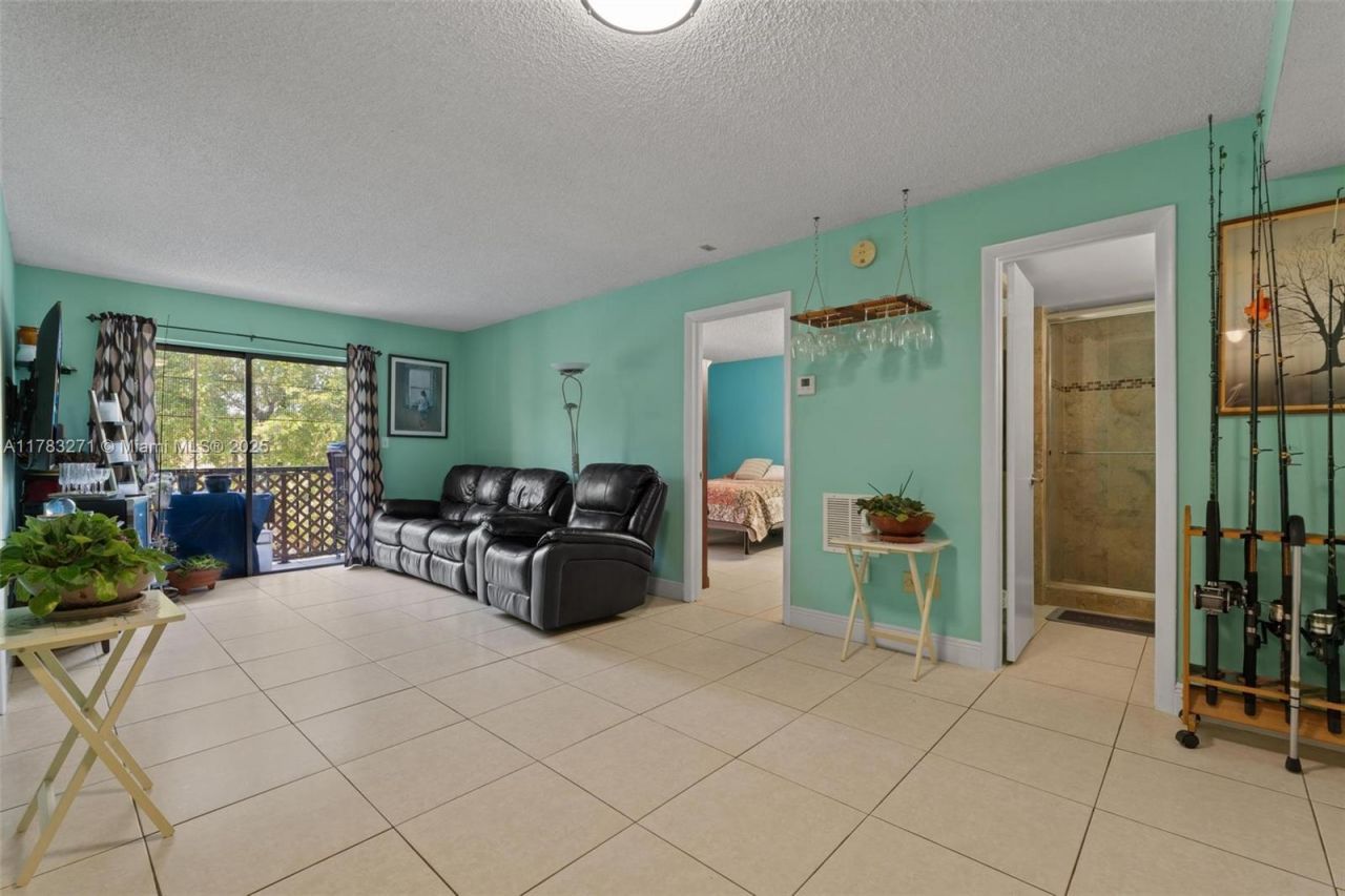 4719 NW 7th St, Unit 304-11, Miami, FL 33126 Photo