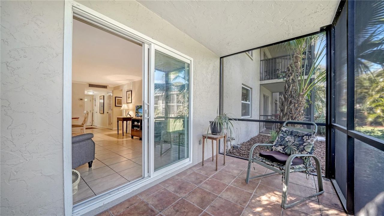 966 La Costa Circle, Unit 1, Sarasota, FL 34237 Photo