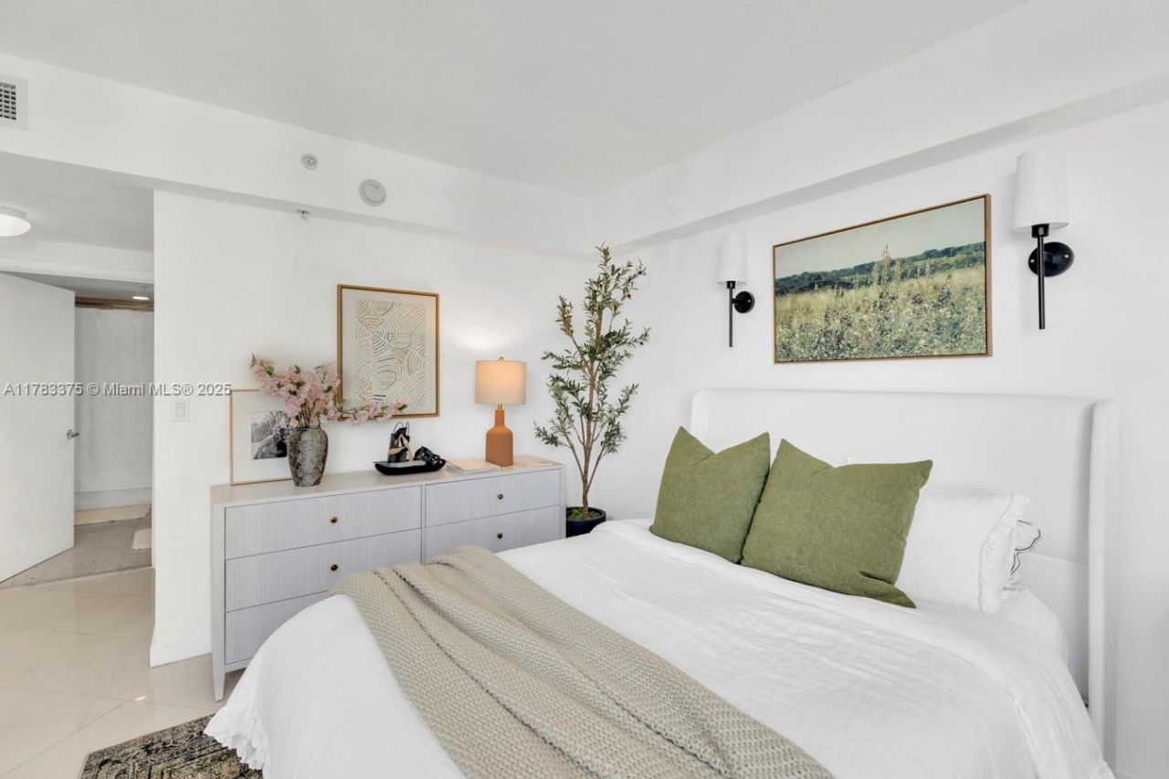 335 S Biscayne Bl, Unit 3408, Miami, FL 33131 Photo