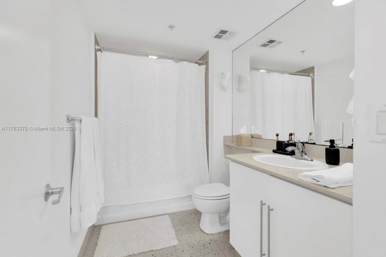 335 S Biscayne Bl, Unit 3408, Miami, FL 33131 Photo