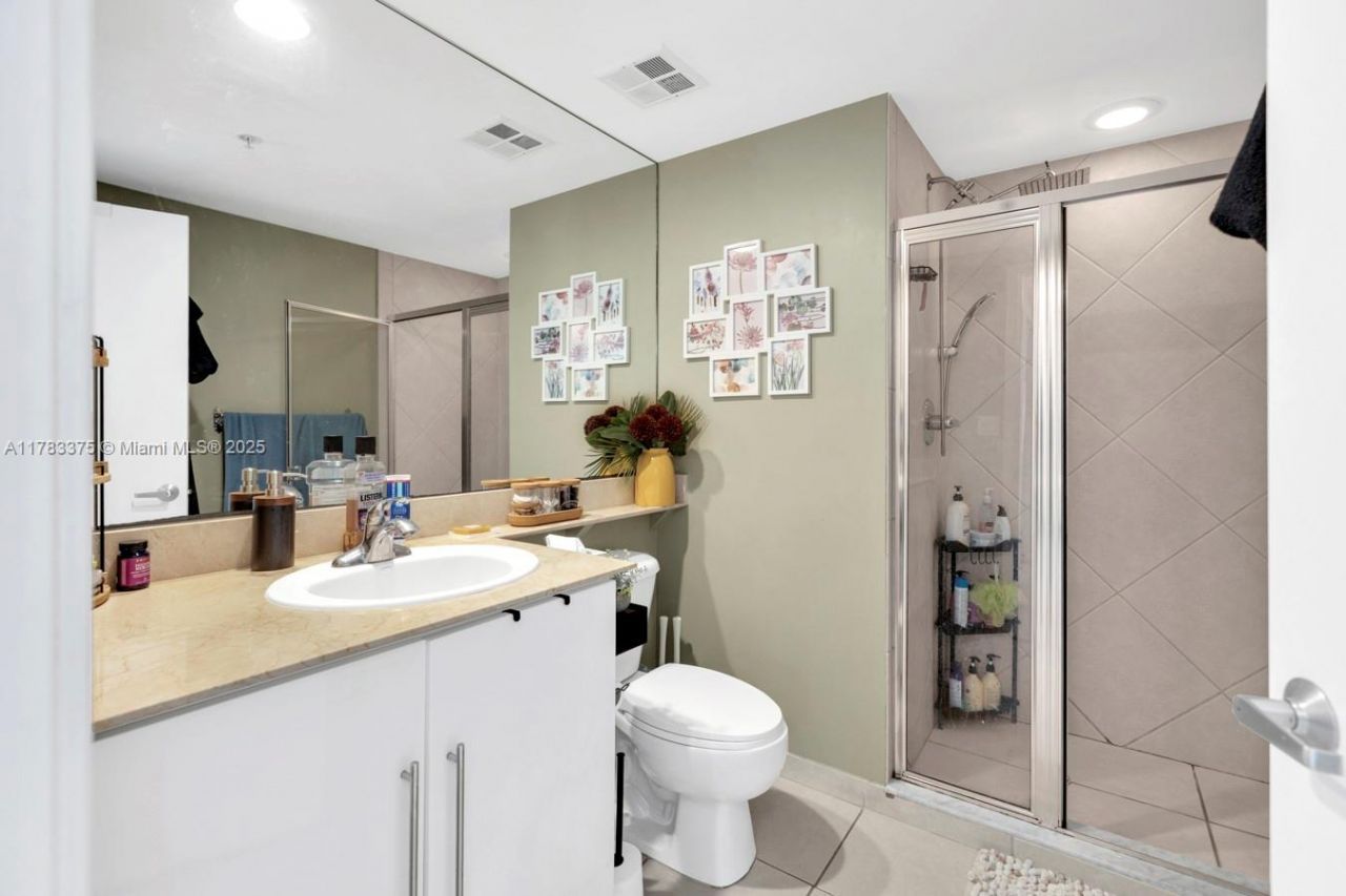 335 S Biscayne Bl, Unit 3408, Miami, FL 33131 Photo