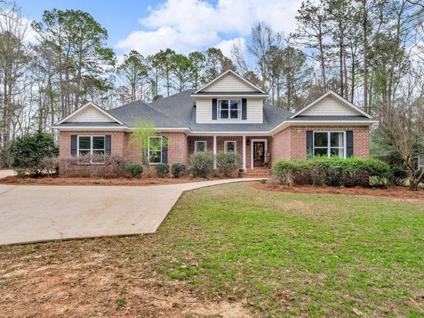 64 County Rd 188, Louin, MS 39338