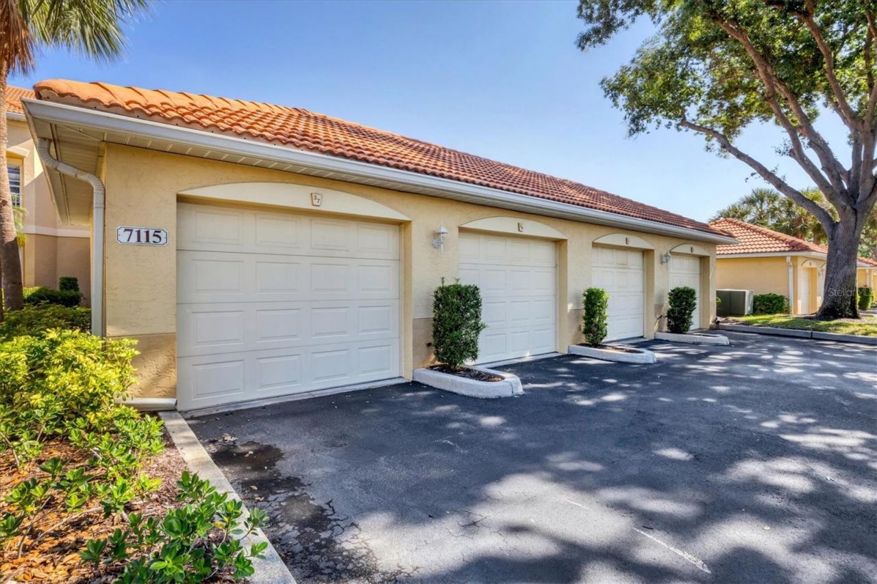 7115 Boca Grove Place, Unit 204, Lakewood Ranch, FL 34202 Photo