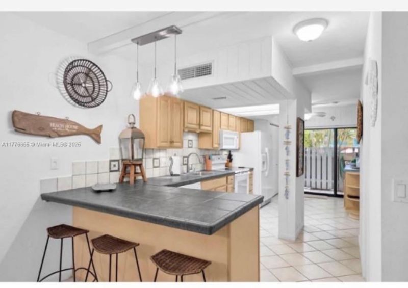 87200 Overseas Highway, Unit F1, Plantation Key, FL 33036 Photo