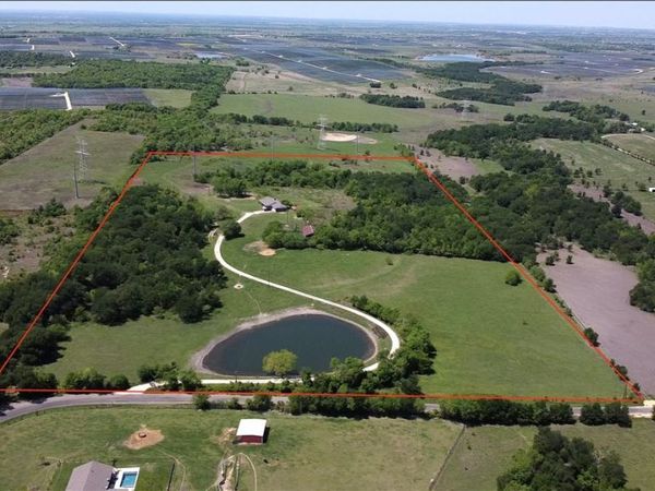 10514 Hunt Hill Road, Rogers, TX 76569