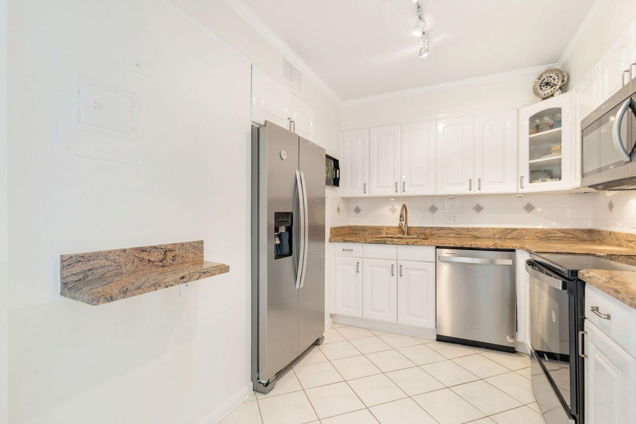 170 N Ocean Boulevard, Unit 305, Palm Beach, FL 33480 Photo