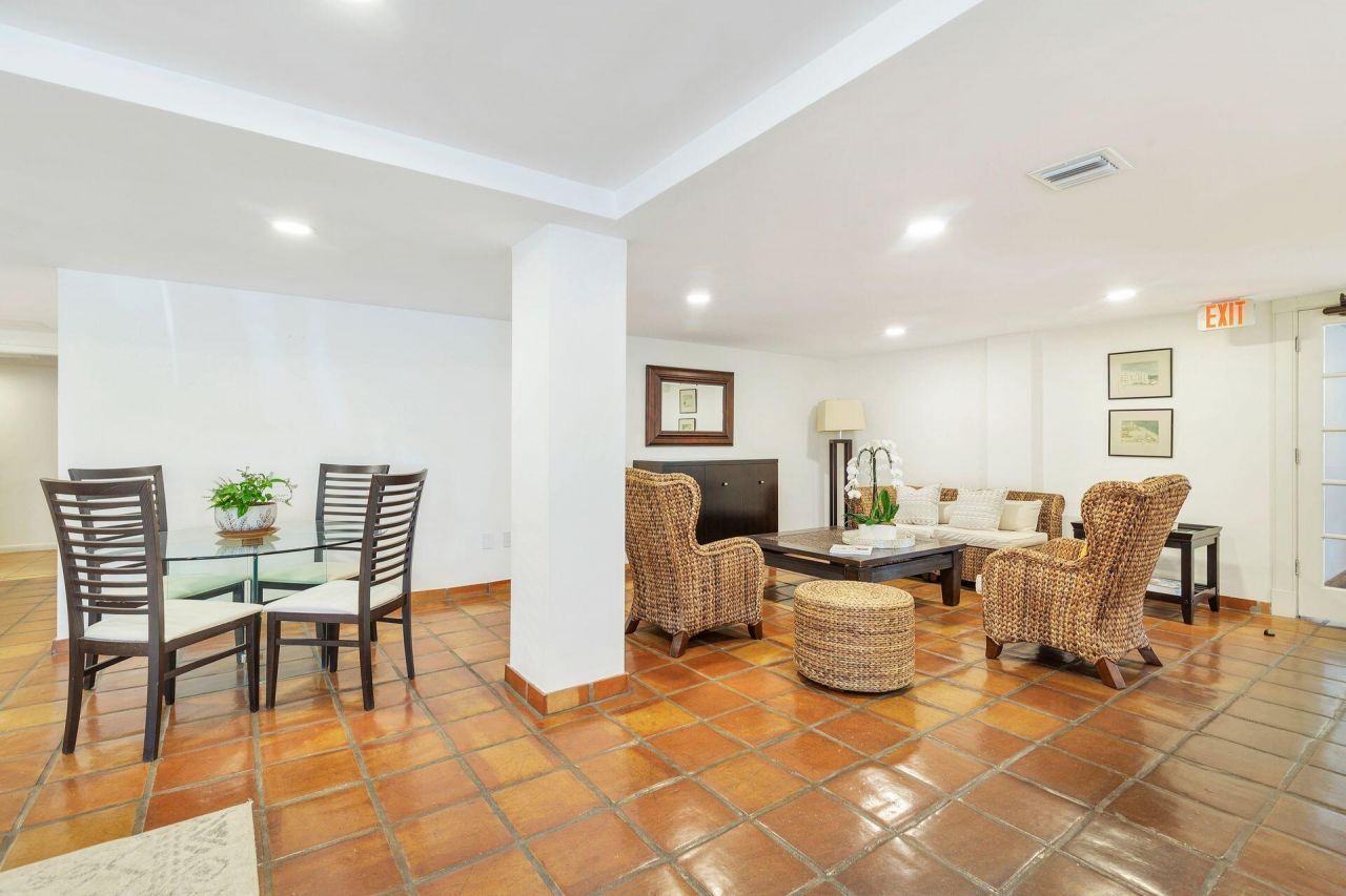 170 N Ocean Boulevard, Unit 305, Palm Beach, FL 33480 Photo