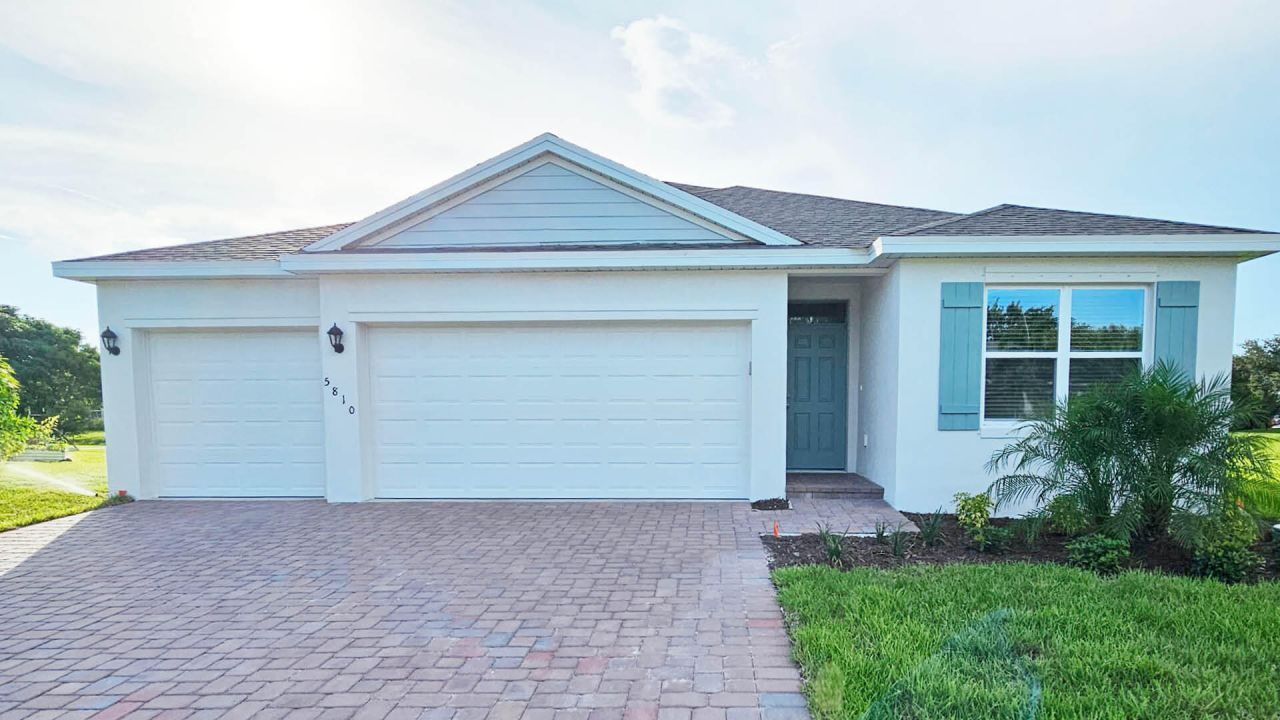 5810 NW Blue Bonnet Court, Port Saint Lucie, FL 34986 Photo