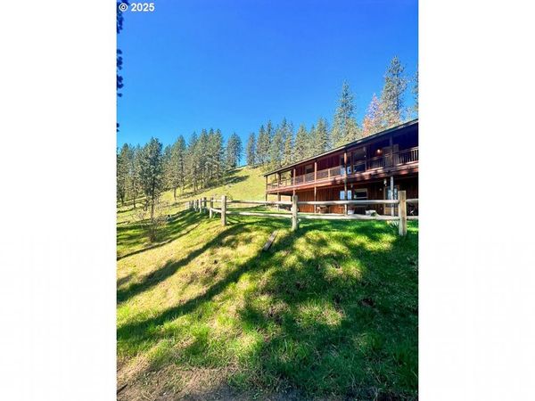 48144 E PINE CREEK RD, Halfway, OR 97834