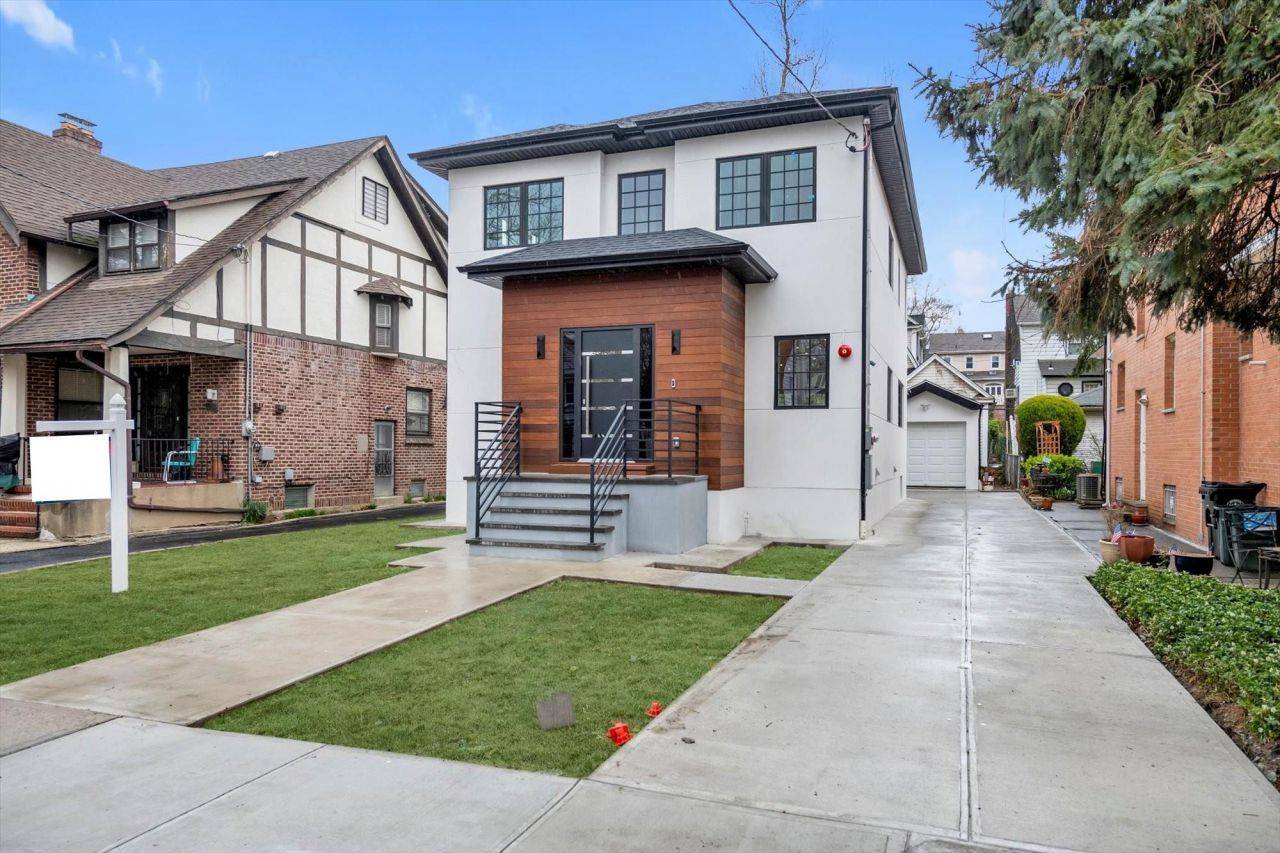 3369 164th Street, Flushing, NY 11358 Main Photo