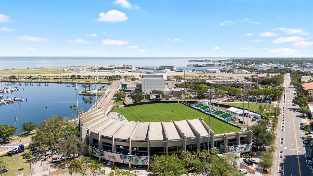 215 Central Avenue, Unit 4F, Saint Petersburg, FL 33701 Photo