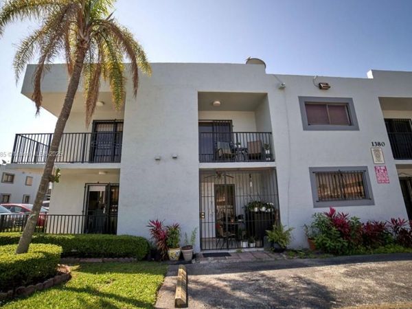 1380 W 41st St, Unit 101, Hialeah, FL 33012