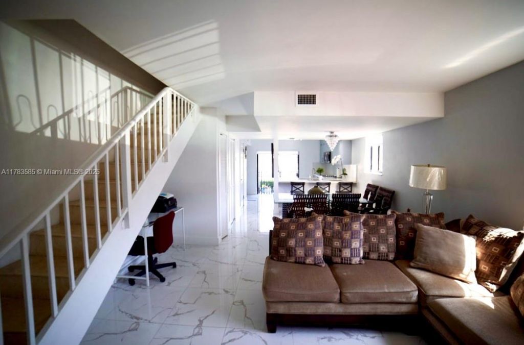 1380 W 41st St, Unit 101, Hialeah, FL 33012 Photo