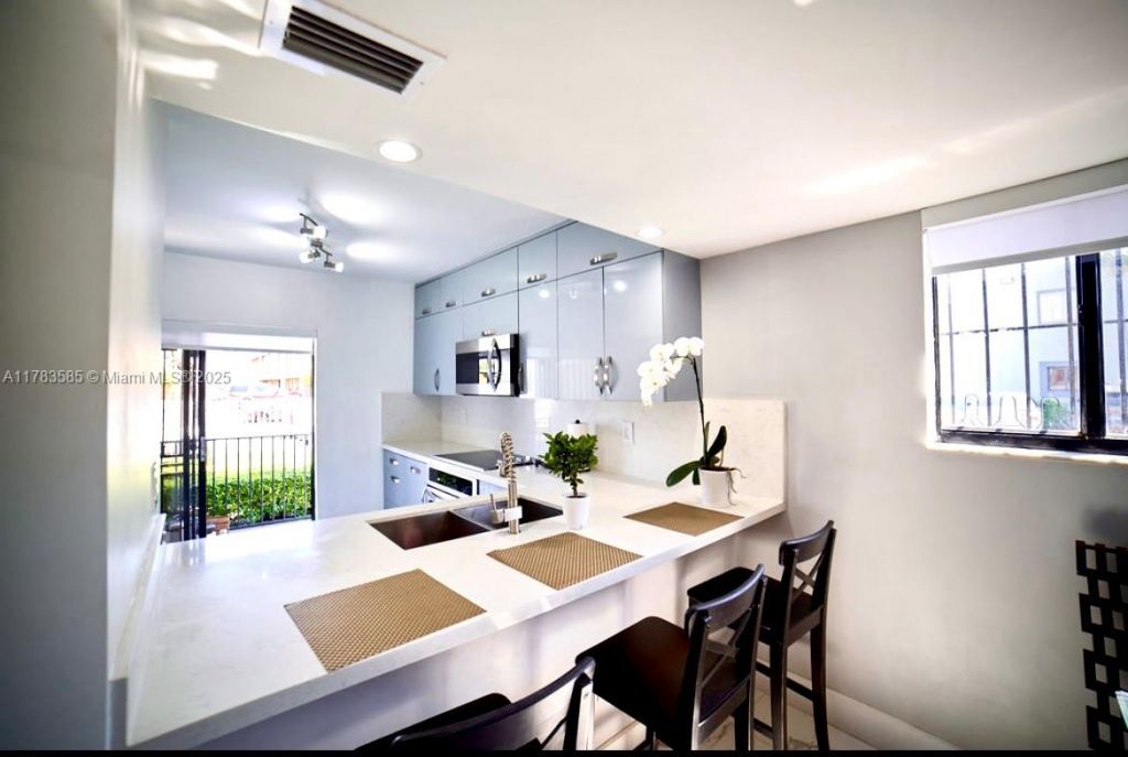 1380 W 41st St, Unit 101, Hialeah, FL 33012 Photo