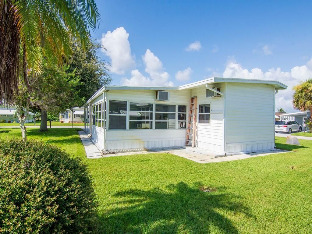 264 NE Cameo Way, Jensen Beach, FL 34957 Photo