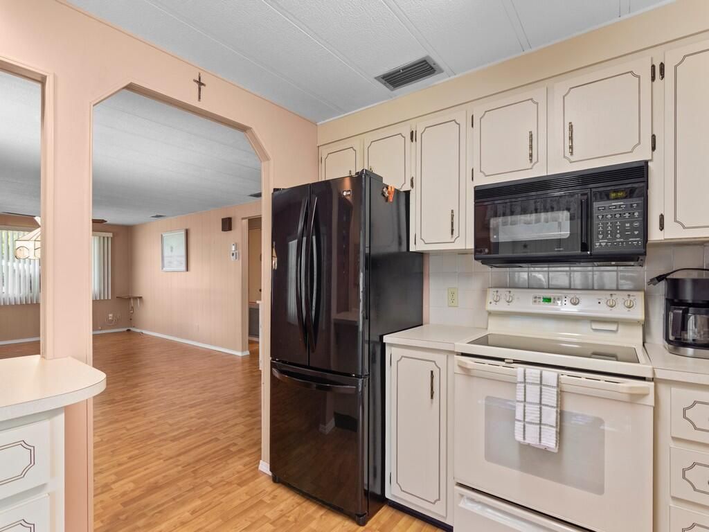 264 NE Cameo Way, Jensen Beach, FL 34957 Photo