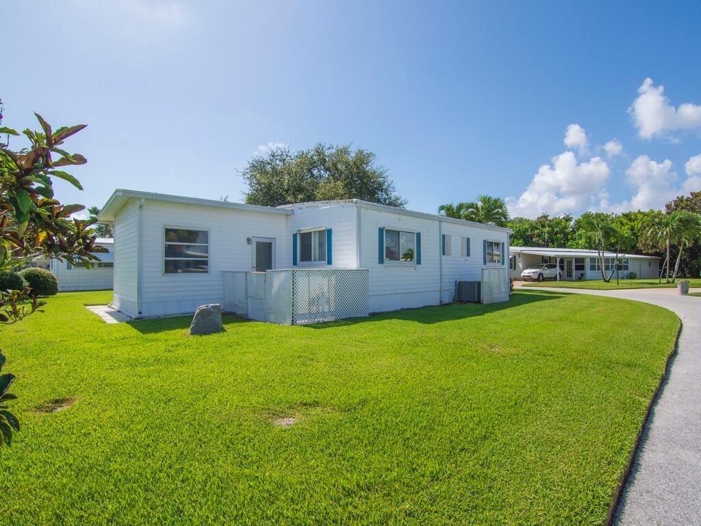 264 NE Cameo Way, Jensen Beach, FL 34957 Photo