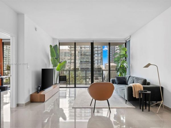 88 SW 7th St, Unit 809, Miami, FL 33130